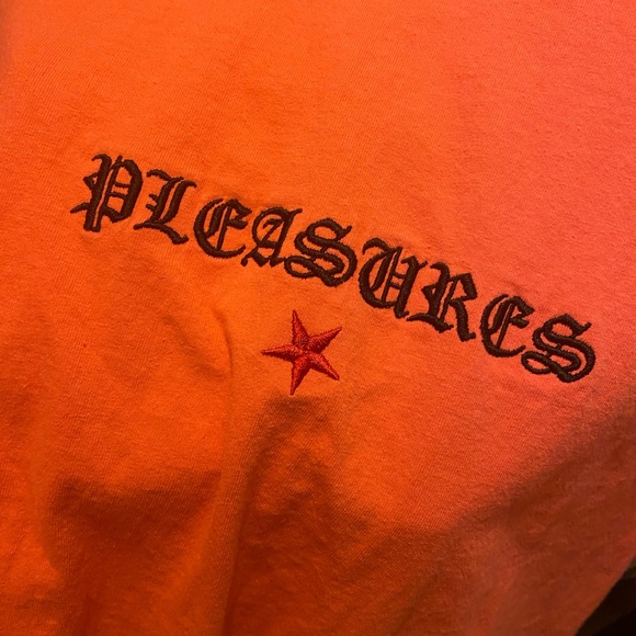 PLEASURES T SHIRT - Picture 3 of 4